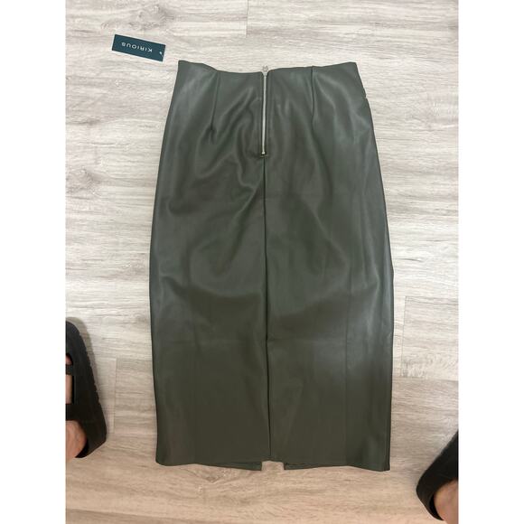 Olive green pleather skirt twist front by Kirious - Picture 5 of 5